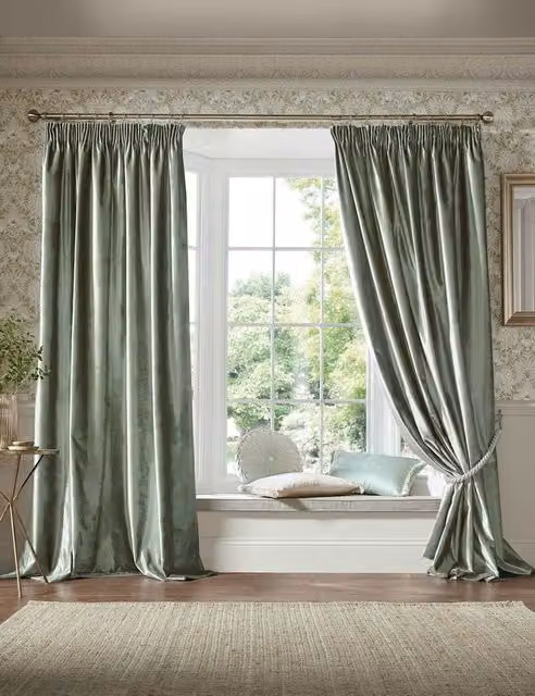 Laura Ashley Loretta Green Velvet Blackout Pencil Pleat Thermal Insulating Curtains H: 168 cm, W: 137 cm