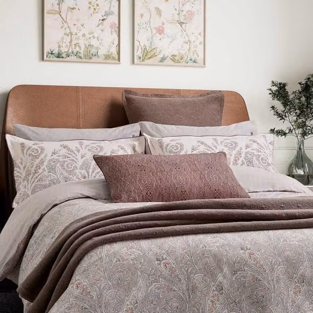 Bedeck of Belfast Umma Super Kingsize Reversible Cotton Percale Duvet Cover and Pillowcase Set, Pink and Grey – 1