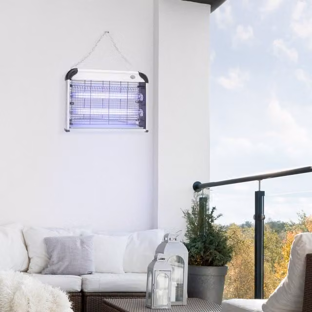 Outsunny 20W Wall Hanging Mosquito Killer in Silver