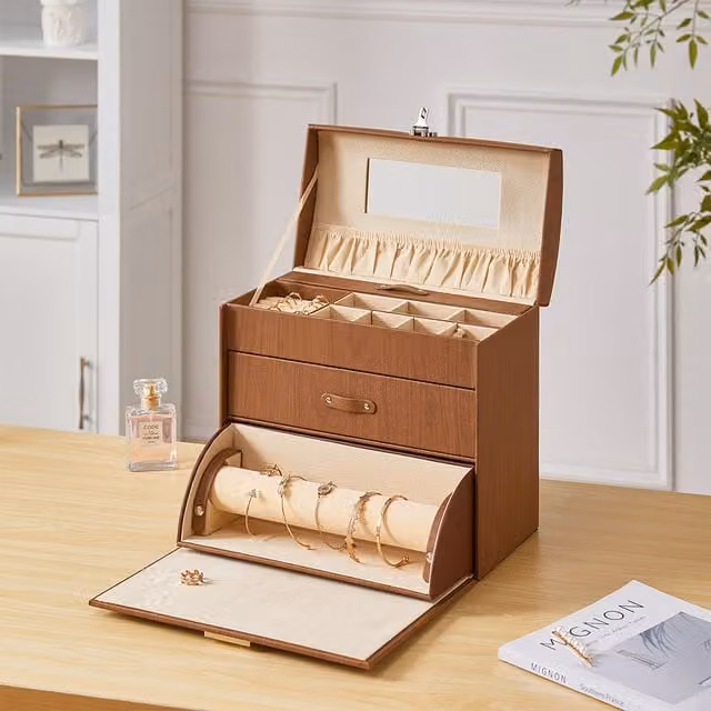 Livingandhome Retro Solid Wood and Metal Jewellery Box Organizer in Brown