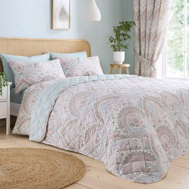 Dreams & Drapes Palais Reversible Quilted Cotton Bedspread in Green, White and Multicolour, W: 190 cm, L: 230 cm