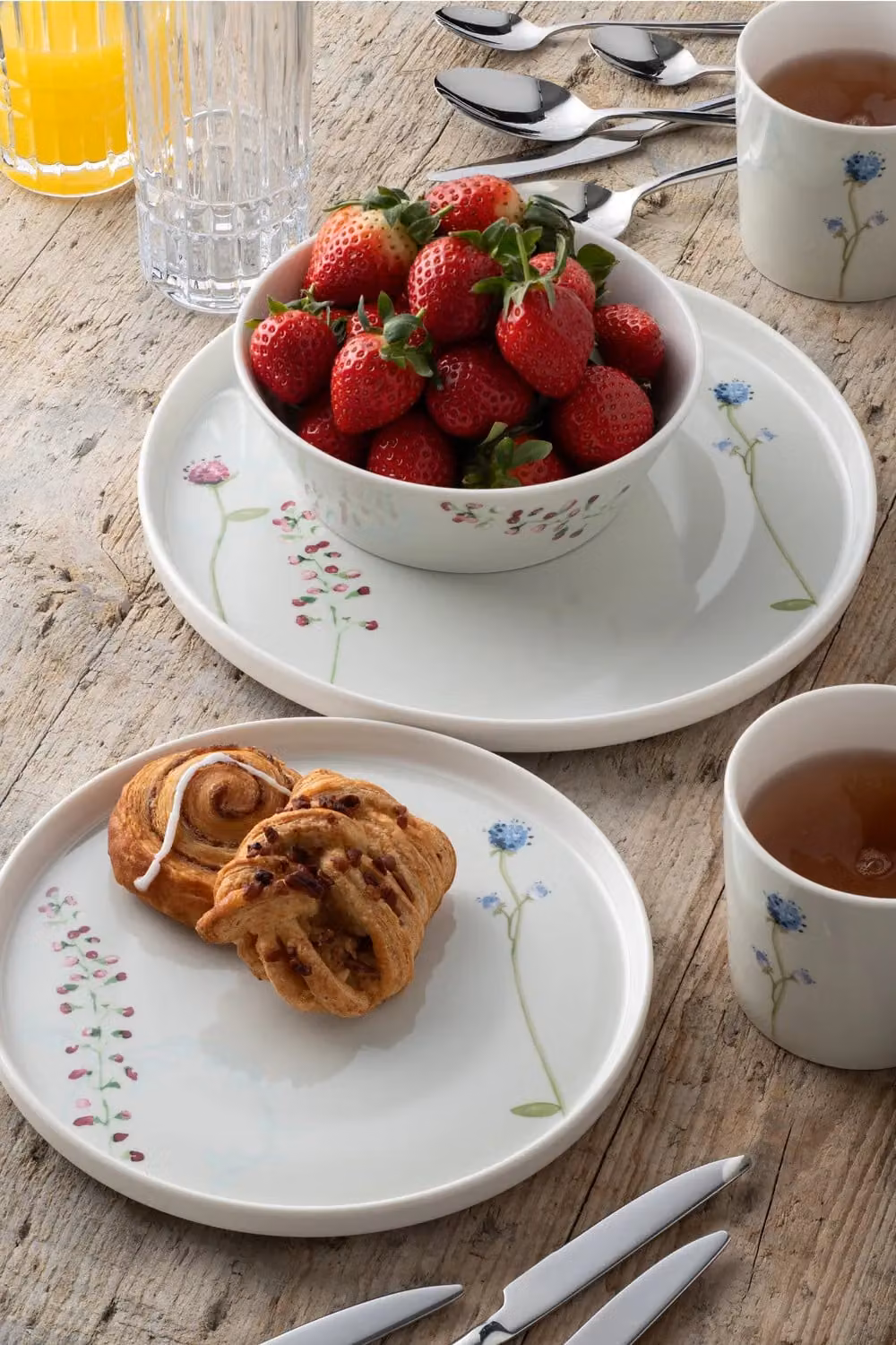 Aynsley Camille Pale Jade 12 Piece Bone China Floral Dinner Set in Green and Multicolour – 2