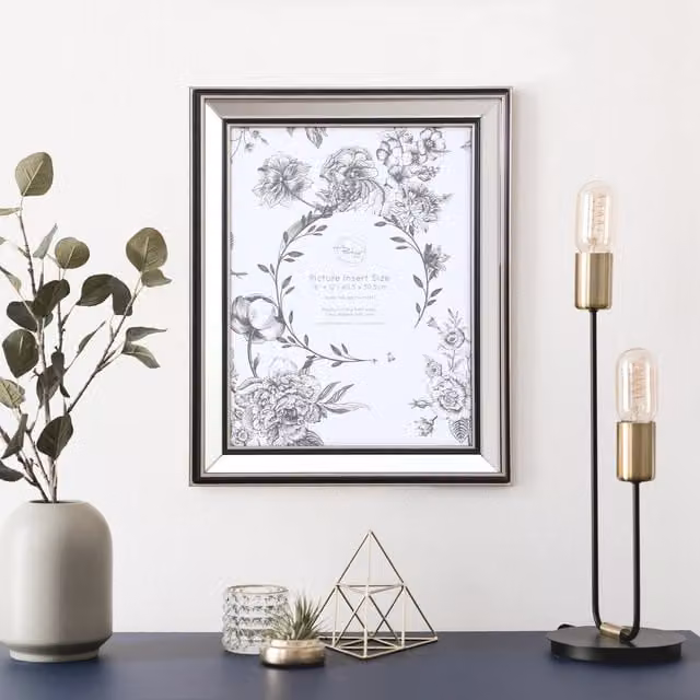 The Port. Co Gallery Mode Mirrored Rectangular Single Photo Frame in Silver or White, 40.64 x 40.64 cm
