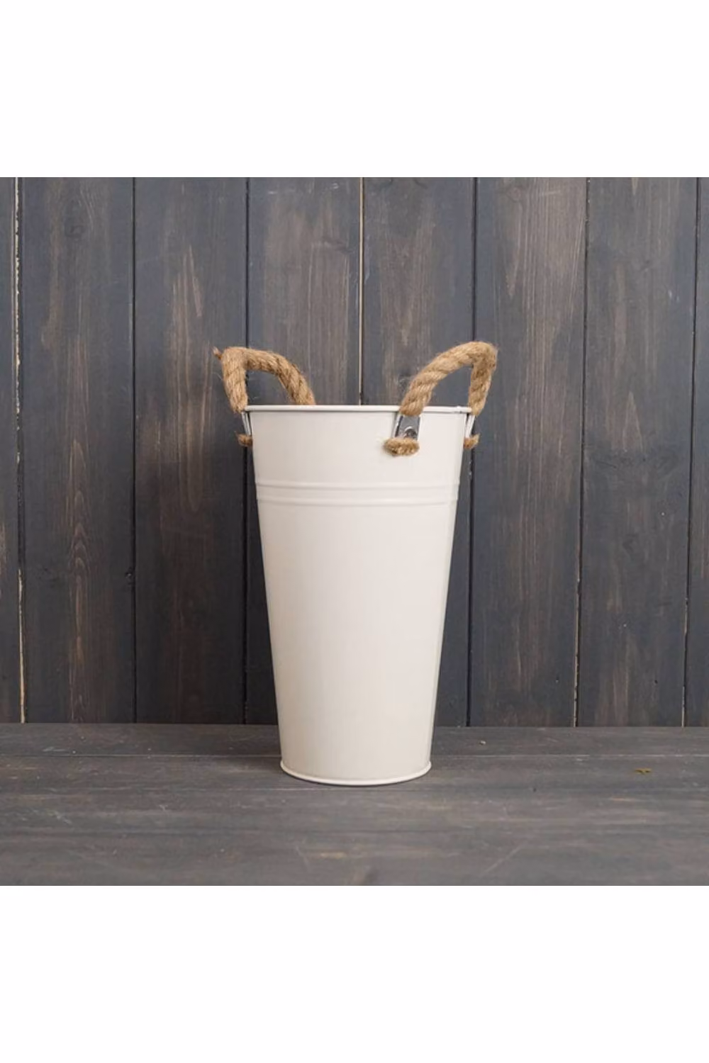 KDMD Handcrafted Classic Floral Metal Flower Bucket in Beige and White – 2