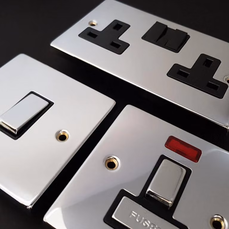 SE Home Polished Chrome 1 Gang 2A Round Pin Flush Socket Plate in Silver