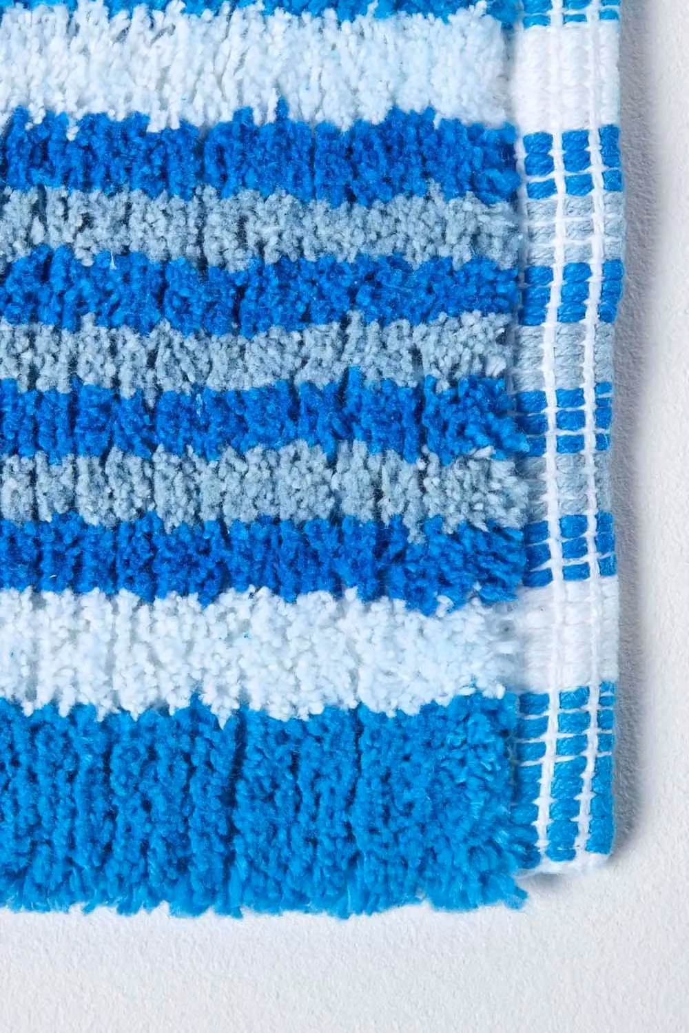 Homescapes Blue and White Striped Cotton Bath Mat, W/D/H: 60 x 40 x 0.3 cm – 2