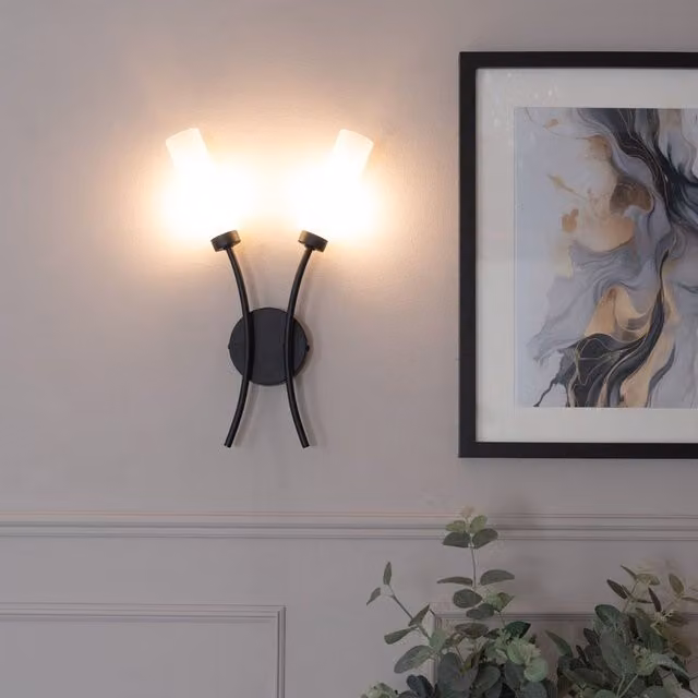 ValueLights Maya Pair of 2 Way Curved Upright Reed Shaded Wall Lights in Gold with LED Bulbs