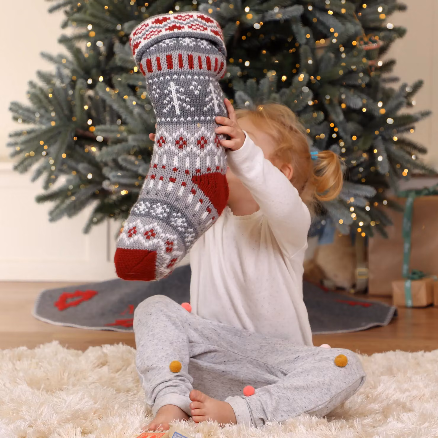 Dibor Set of 2 Grey and Red Fair Isle Nostalgia Knit Christmas Stockings – 3