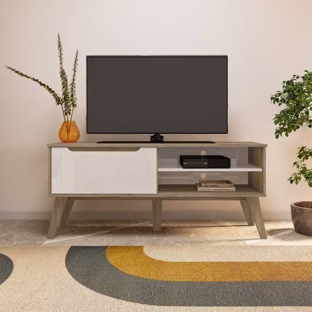 Mercers Furniture Henlly Modern TV Entertainment Media Unit in Oak Brown, W/D/H: 134.0 x 40.0 x 60.0 cm