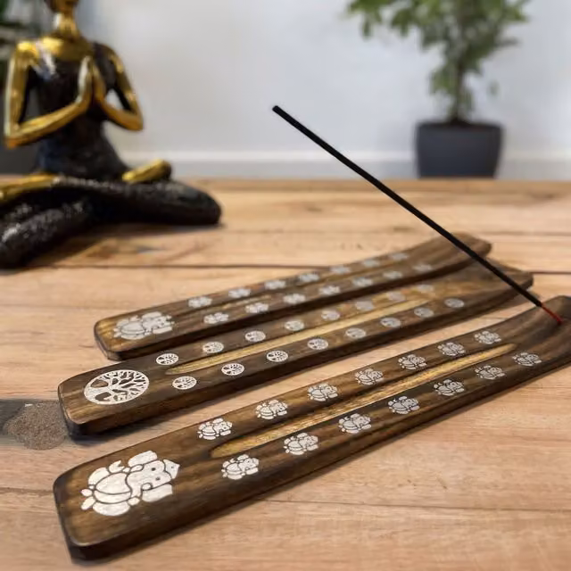 KDMK Carved Mango Wood Ashcatcher with Burnt Finish in Brown