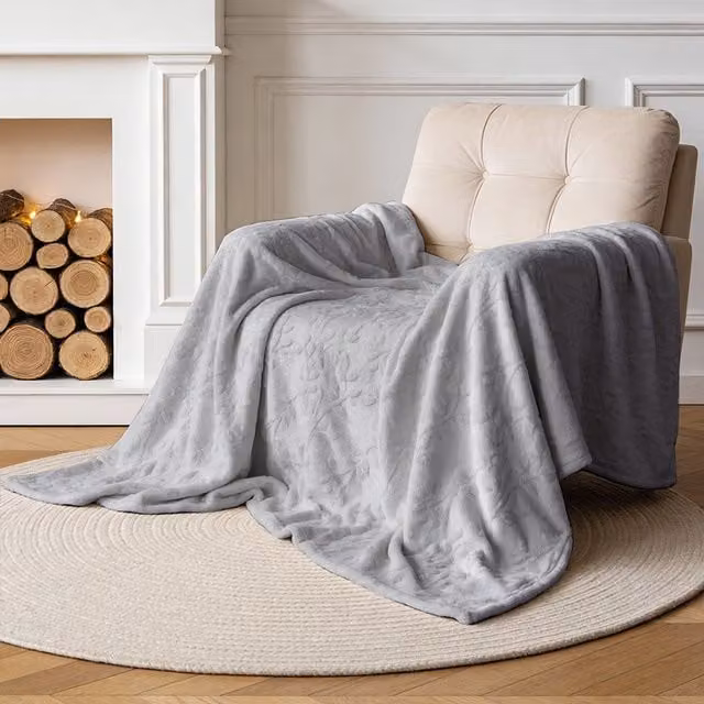 Livingandhome Soft Warm Plush Fuzzy Floral Throw Blanket in Beige or Grey, W: 100 cm, L: 150 cm or W: 200 cm, L: 230 cm
