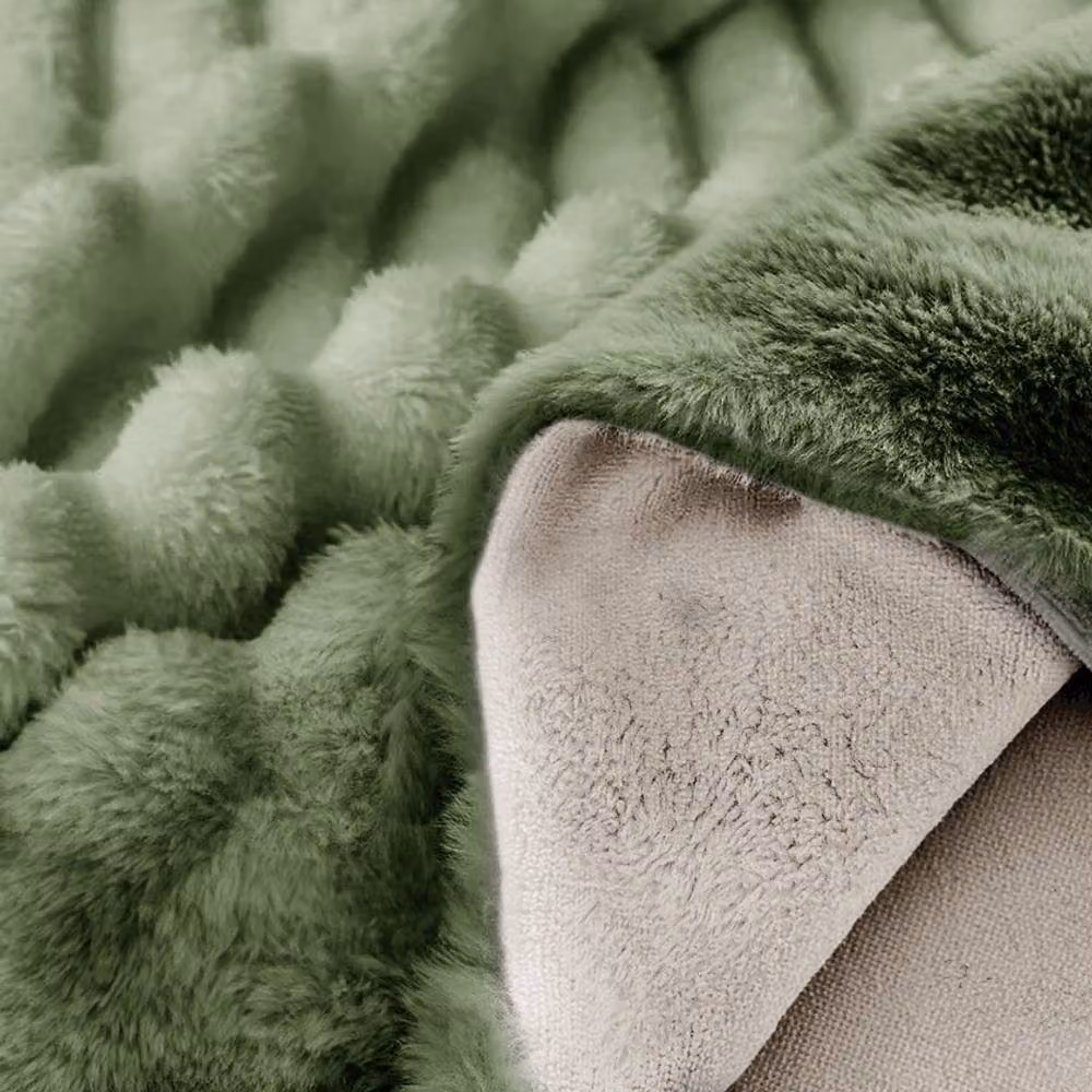 Velosso Jumbo Cord Faux Fur Duvet Cover and Pillowcase Set in Green, W/D/H: 200 x 220 cm – 2