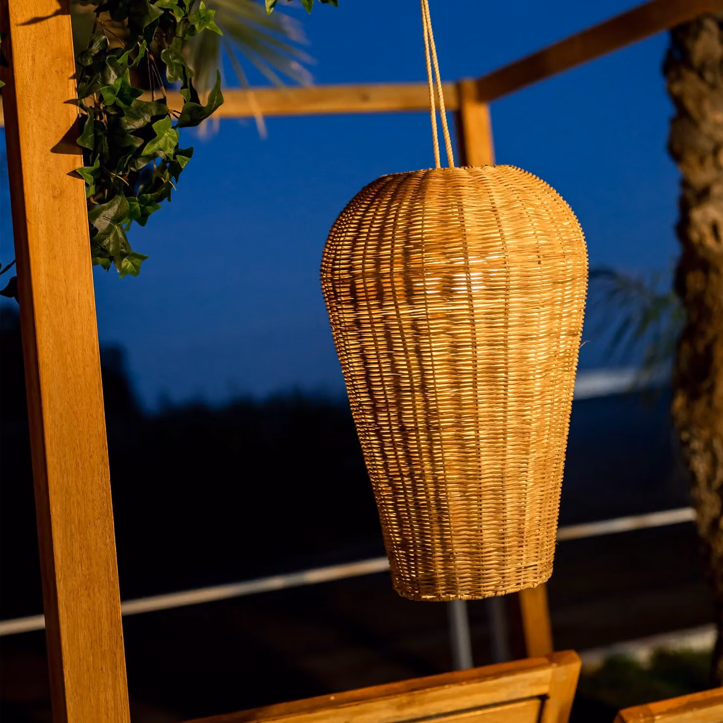Saona Hang 50 Wireless Pendant Lamp in Brown Rattan with Remote Control and Dimmable Function