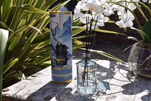 Candlelight Fresh Reed Diffuser in Blue Glass – 2