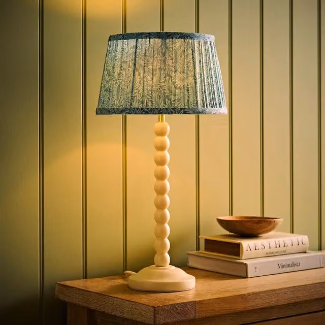 ValueLights Bobbin Leaf Printed Pleated Shade Table Lamp in Cream and Blue with Bulb Included – 1