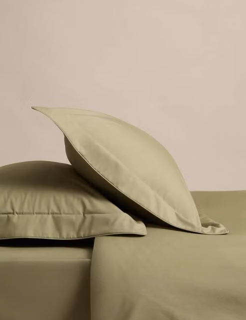 M&S 2 Pack Egyptian Cotton Oxford Pillowcases in Green Fern Pattern