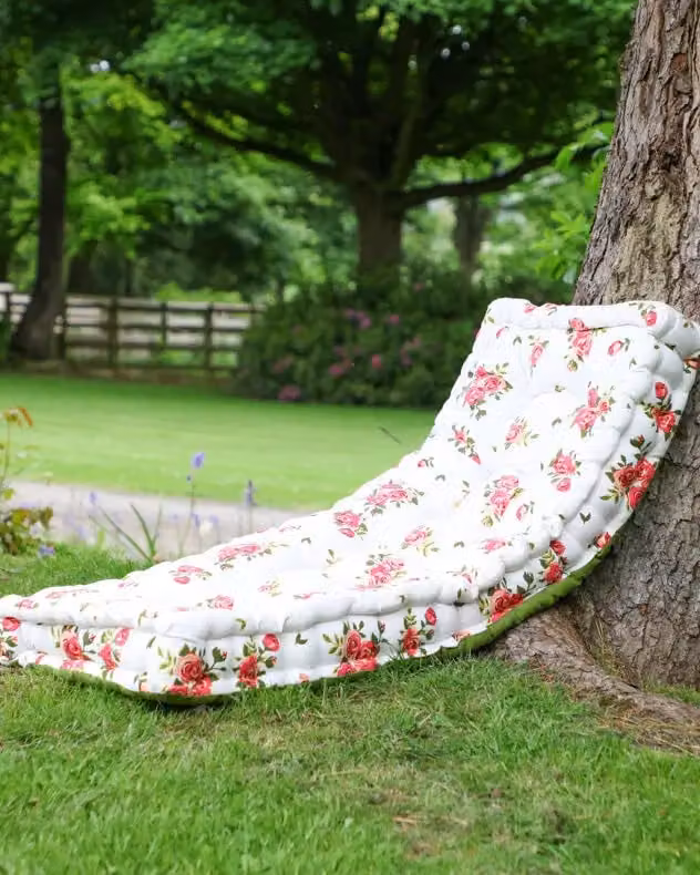 Dibor Vintage Style Pink Floral Reversible Outdoor Garden Bench Seat Pad, Red, W: 105 cm, D: 42 cm – 1