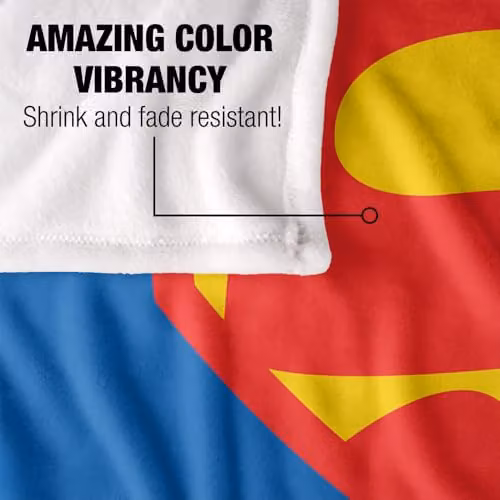 Warner Bros. Superman Shield 1970 Super Soft Fleece Throw Blanket, Multicolour, W: 91.44 cm x D: 91.44 cm x H: 147 cm – 3