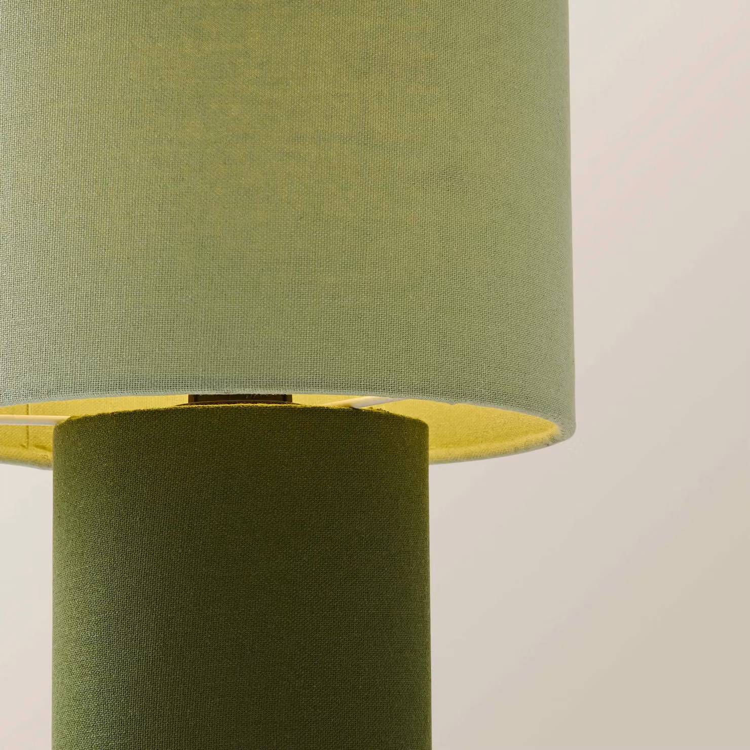ValueLights Bobby Colour Clash Duo Fabric Table Lamp in Green – 3