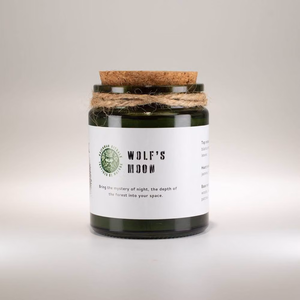 Serenityy Wolf's Moon Night Time Soy Candle in Green with Woody Scent – 2