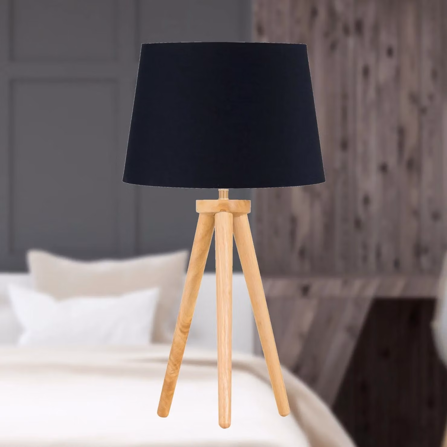 First Choice Lighting Voyage Table Lamp with Black Fabric Shade and Light Oak Wood Base in Brown – 3