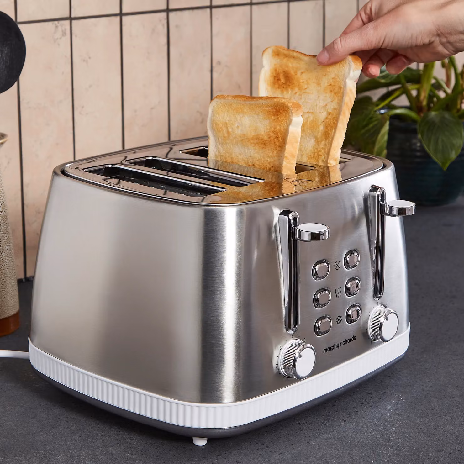 Morphy Richards Mexborough 4 Slice Toaster in Black and White with Stainless Steel Finish and Timer – 3