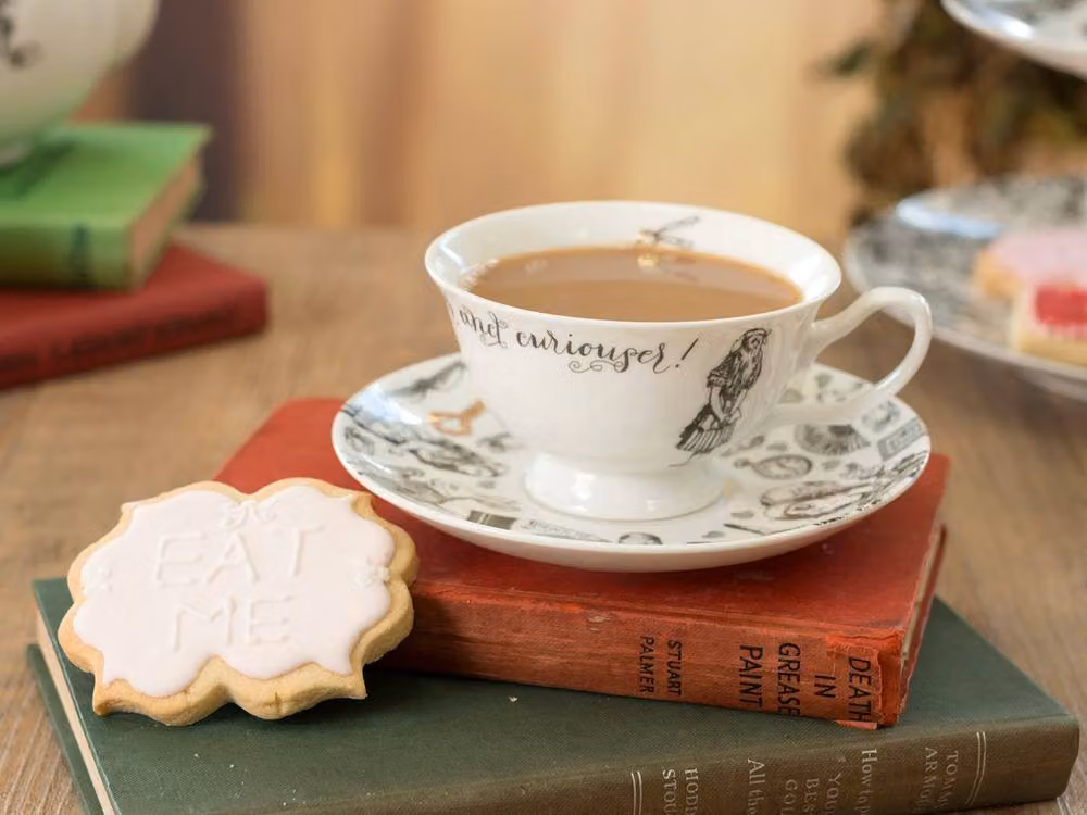 Creative Tops Alice in Wonderland Bone China Tea Cup and Saucer, White and Gold, 210 ml – 4
