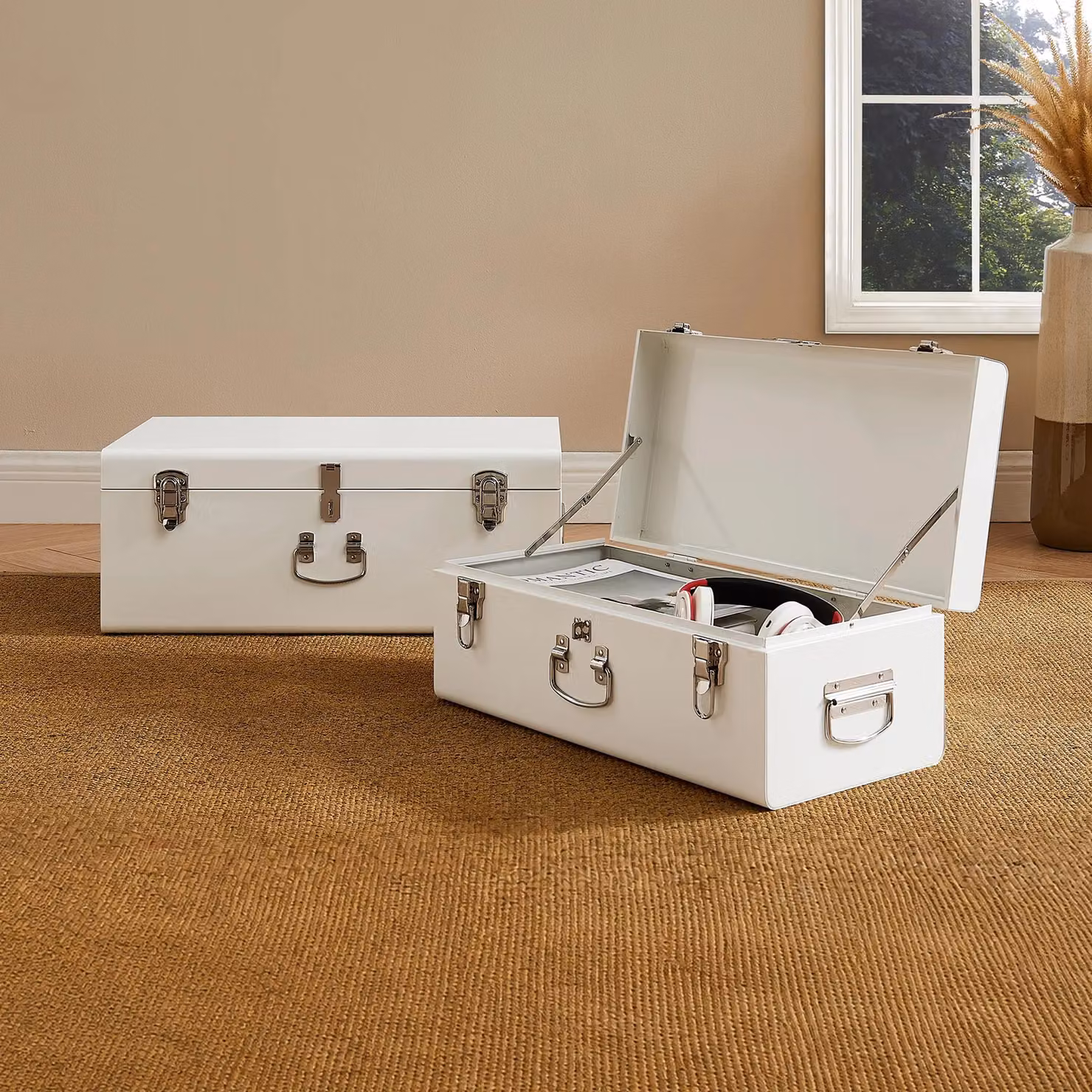 Vonhaus Set of 2 Stackable Metal Storage Trunks in Silver – 2