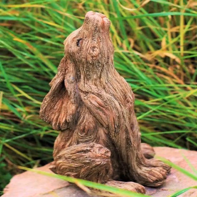 Havendro Large Wild Hare Garden Ornament Statue in Brown