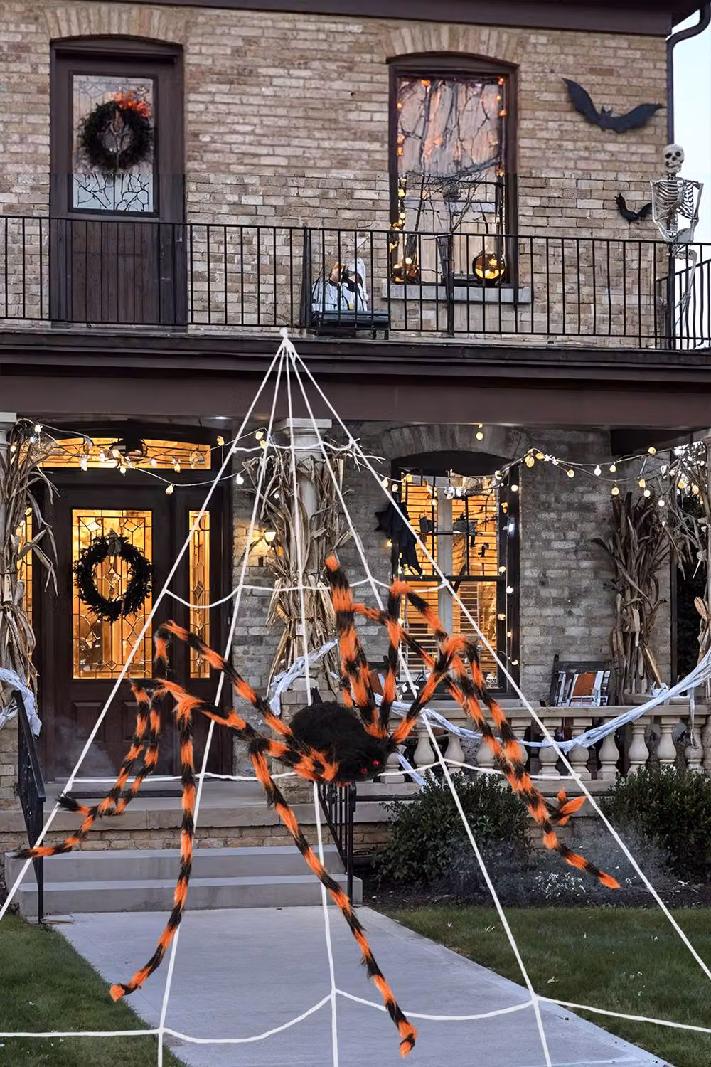 H&O Direct Spooky Outdoor Giant Spider Web with Scary Spider in White and Multicolour for Halloween Decor – 2