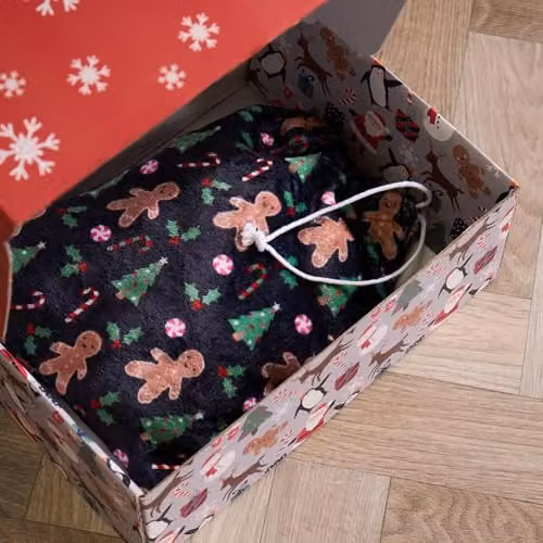 OHS Reusable Christmas Eve Gift Box in Red and Grey Paper, W/D/H: 33 x 12 x 12 cm – 2