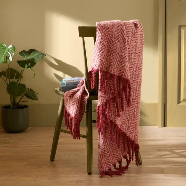 Furn Tweedie Brushed Herringbone Woven Throw with Fringes in Pink, W: 130 cm, L: 180 cm – 1