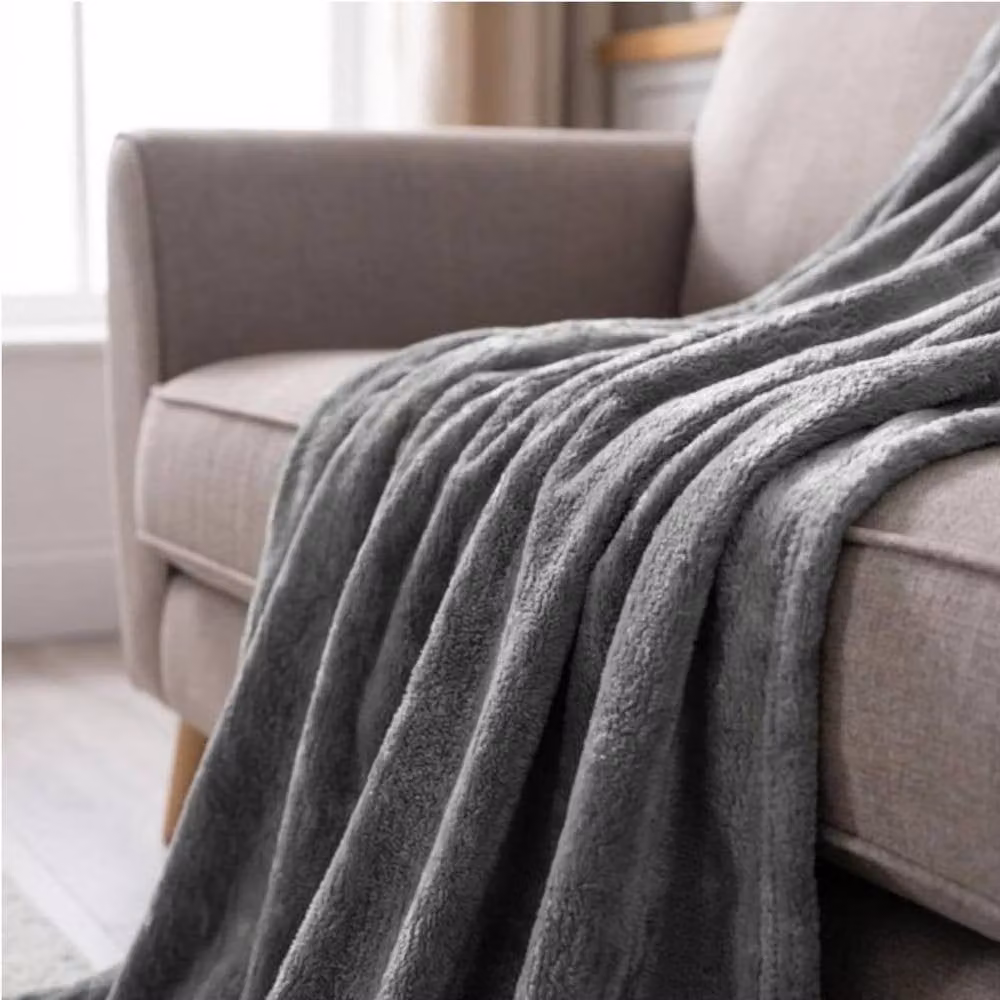 Garden Greatness Maison Ultra Soft Grey Faux Fur Throw W/D: 150 x 125 cm – 2