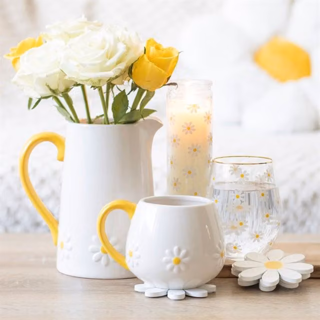 KDMK Daisy Delight Floral Coaster Set of 4 in White and Yellow