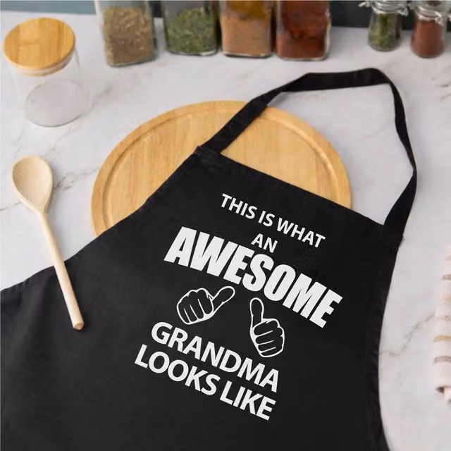 60 Second Makeover Women's This Is What An Awesome Grandma Looks Like Black Apron – 1
