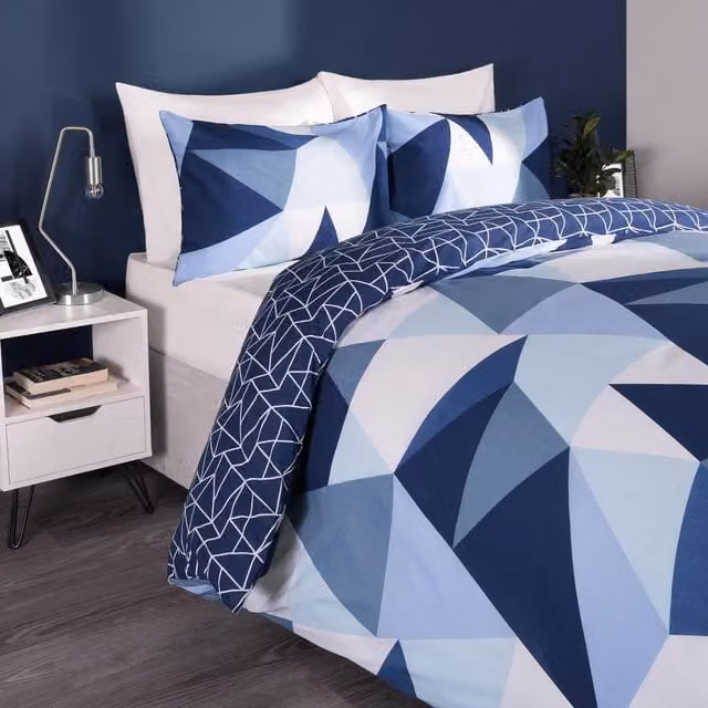 Dreamscene Reversible Geometric Graphic Duvet Cover and Pillowcase Set in Blue, W/D/H: 90 x 200 cm