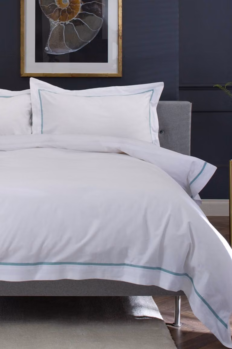 The Lyndon Company Hampstead 200 Thread Count 100% Cotton Duvet Cover and Pillowcase Set in Green, Single (90 x 200 cm)