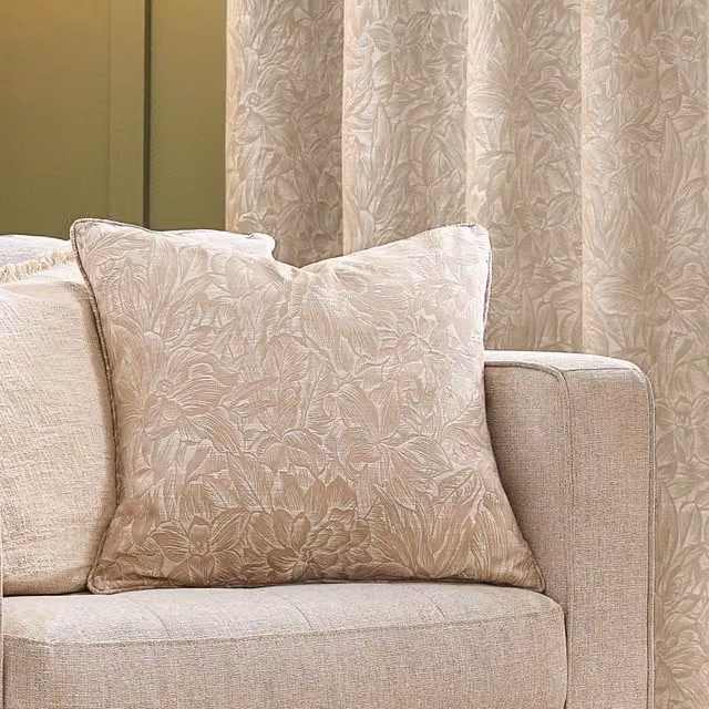 Wylder Nature Floral Square Cushion in Beige, W x D: 50 x 50 cm – 1