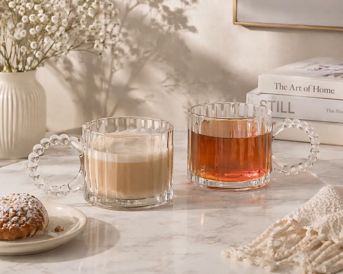 Hestia Set of 2 Transparent Glass Mugs with Geometric Bobble Design – 2