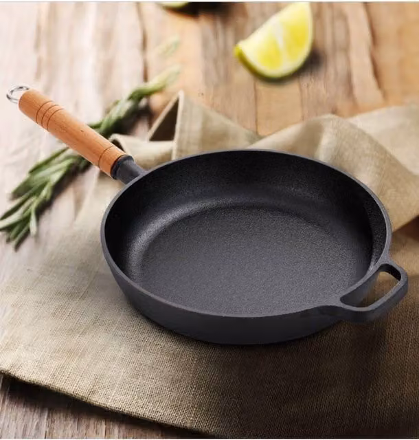 Living and Home Black Cast Iron Frying Pan with Removable Wooden Handle, Diameter: 27 cm