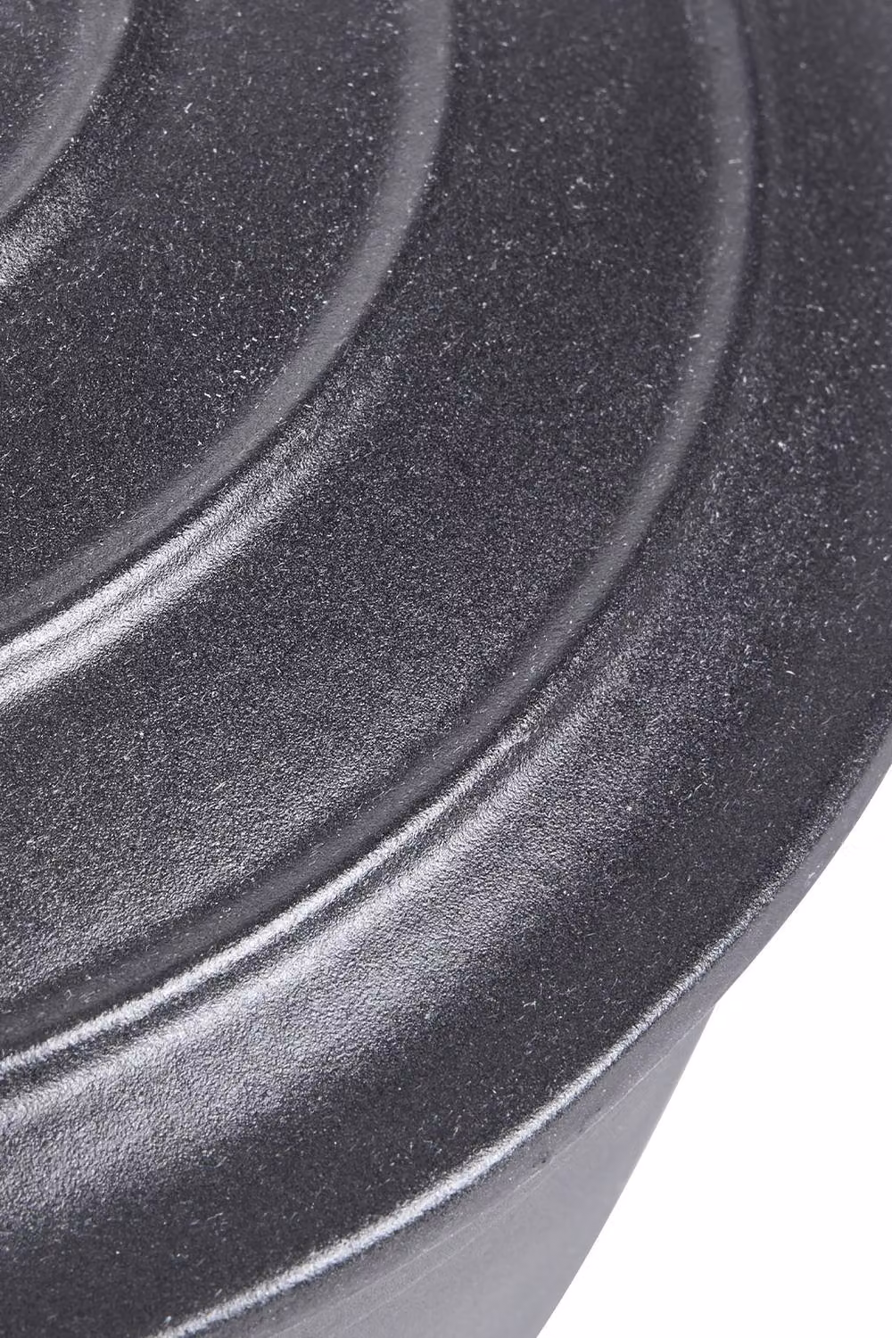 Garden Sanctuary Black Enamelled Cast Iron Dutch Oven Casserole Pot with Lid, 2.7 l – 3