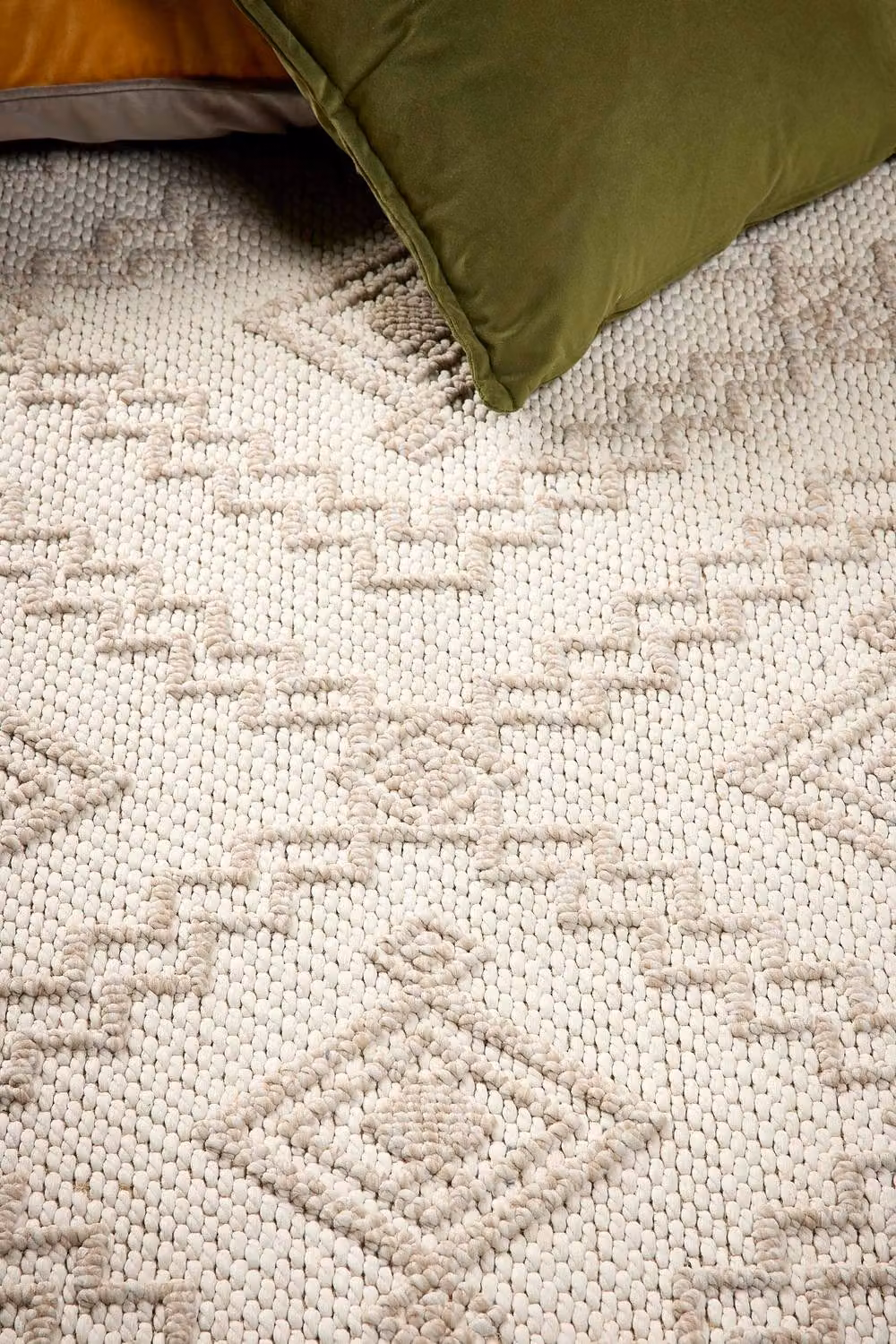 Giza Carpet Diamond Pattern Rectangular Rug in Beige and Cream, W/D/H: 120 x 170 cm – 3