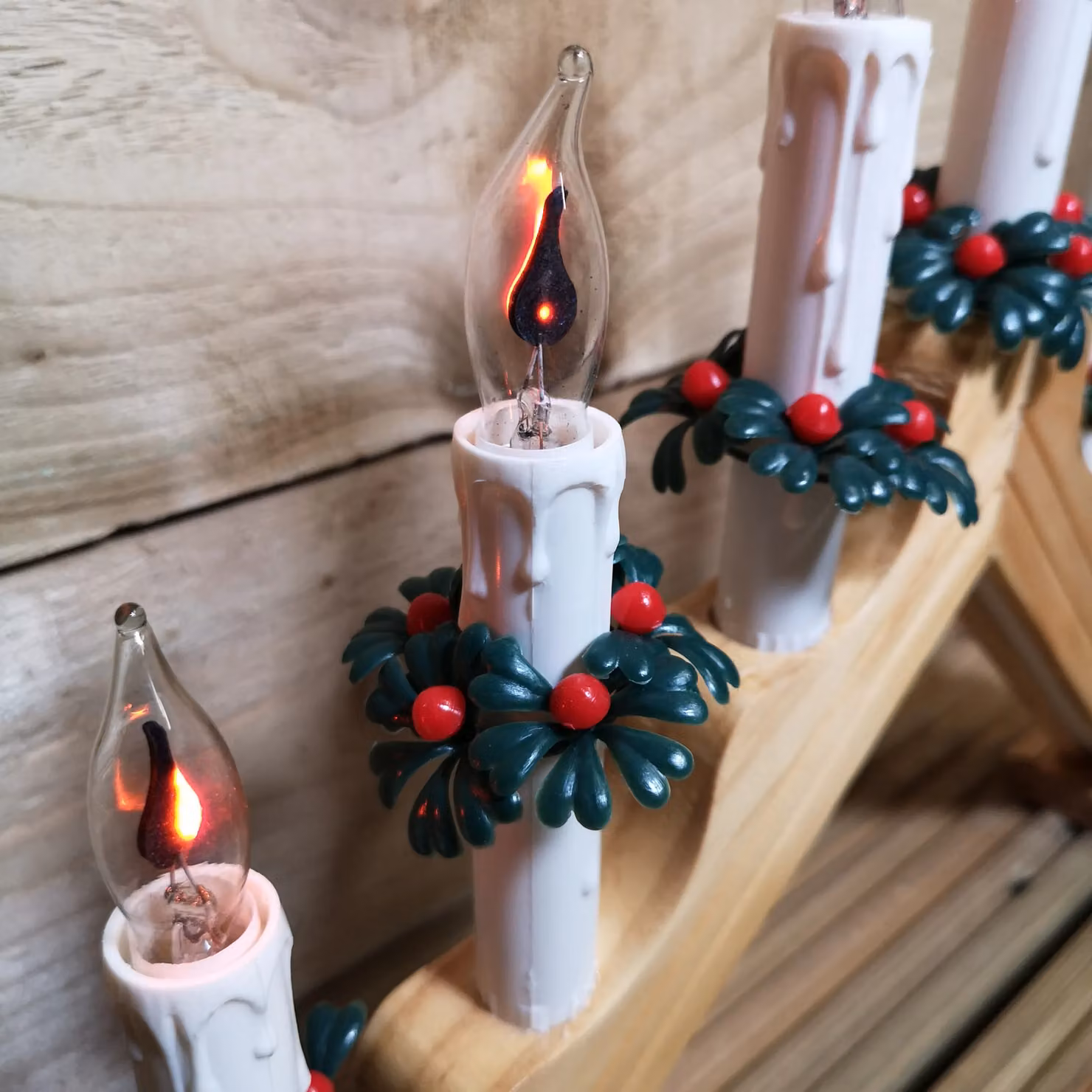 Samuel Alexander Premier Christmas Candlebridge with 7 Flickering Bulbs in Brown Light Wood Finish, Mains Operated, 40 cm – 3