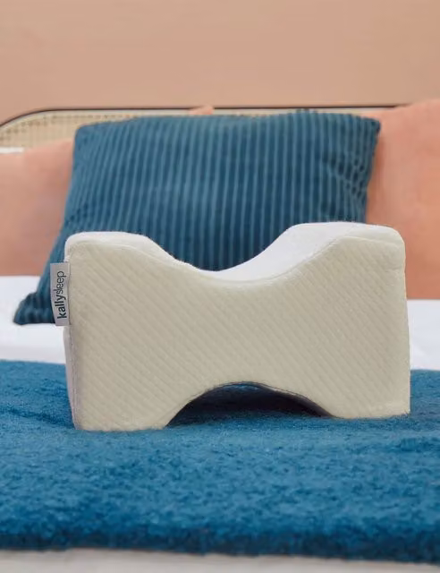 KALLY SLEEP Firm Wedge Knee Pillow in White