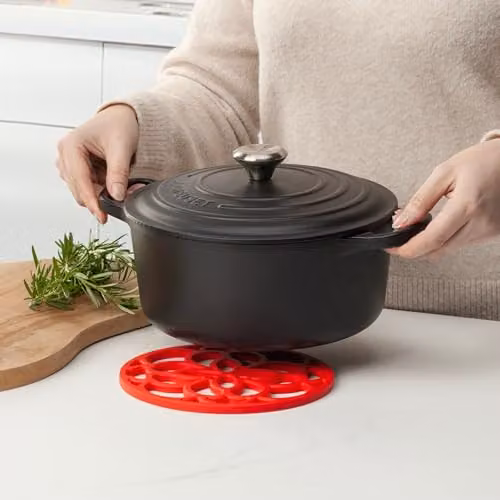 Zeal Silicone Round Heritage Trivet Mat in Red, Diameter: 18 cm – 3