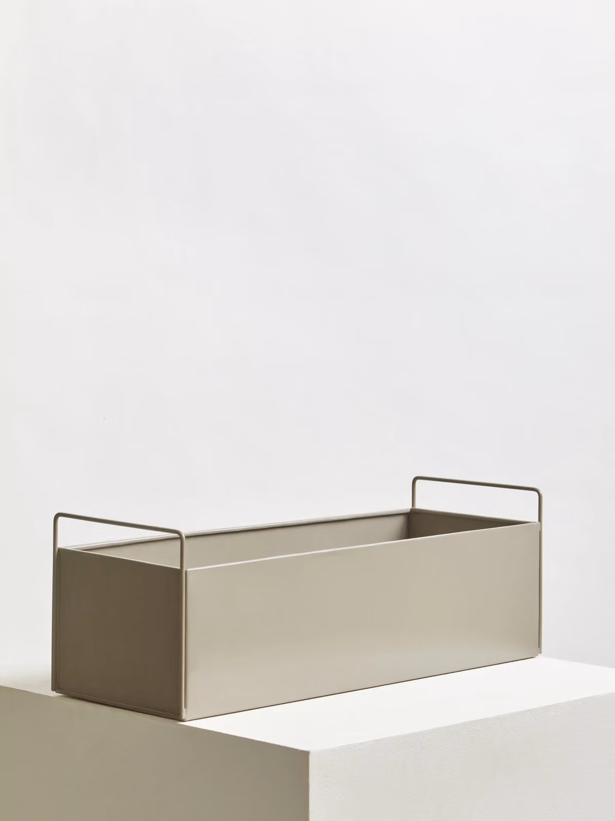 Premier Housewares Orsina Minimalist Rectangular Metal and Plastic Plant Box in Grey, W: 46 cm, D: 17 cm, H: 16 cm – 4