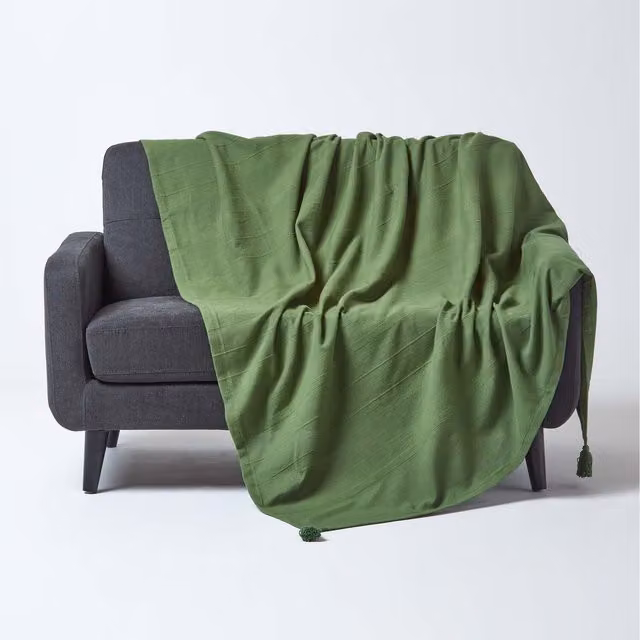 Homescapes Rajput Ribbed Cotton Throw in Dark Olive Green, W/D/H: 152.4 x 203.2 cm