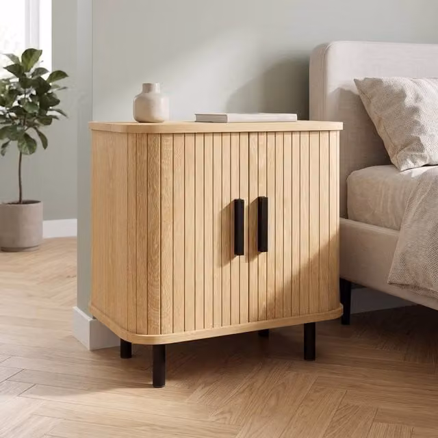 STILVORA Scandinavian Bedside Table with Sliding Doors and Storage in Light Oak