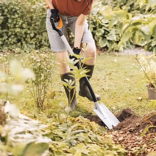 Fiskars Xact Round Gardener's Spade with Reinforced Boron Steel Blade, Black and Orange, Length: 120 cm – 2