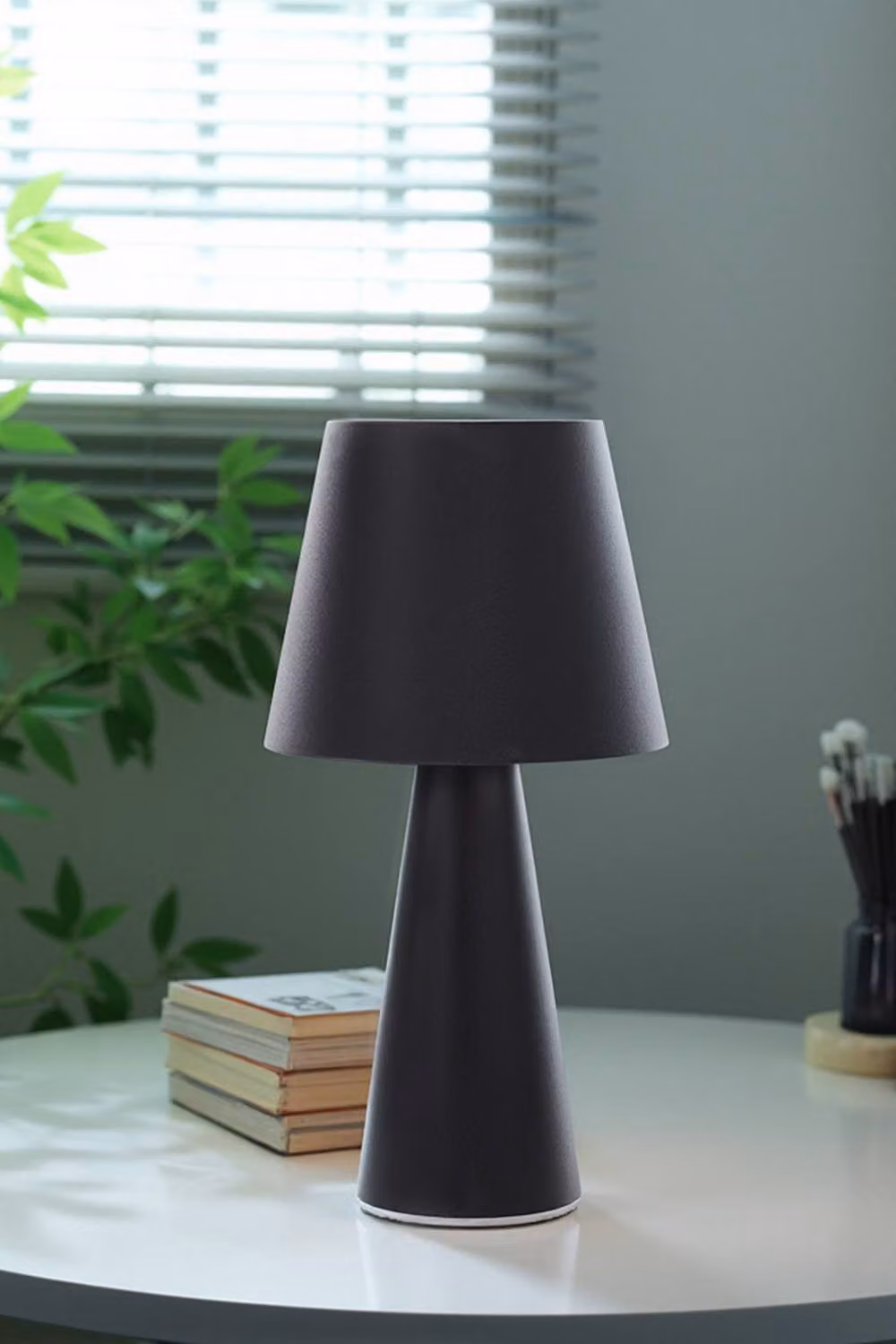 Living and Home Nordic-style Rechargeable Dimmable Table Lamp in Black – 2